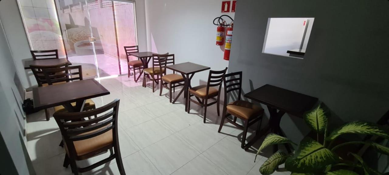 Petro Hotel Candeias Candeias  ภายนอก รูปภาพ